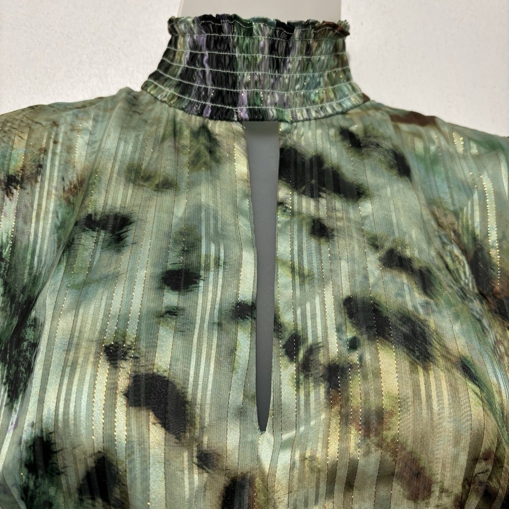 Socialite‎ Abstract Smocked Flutter Sleeve Mini Dress Sz XS Gold Metallic - Picture 4 of 8